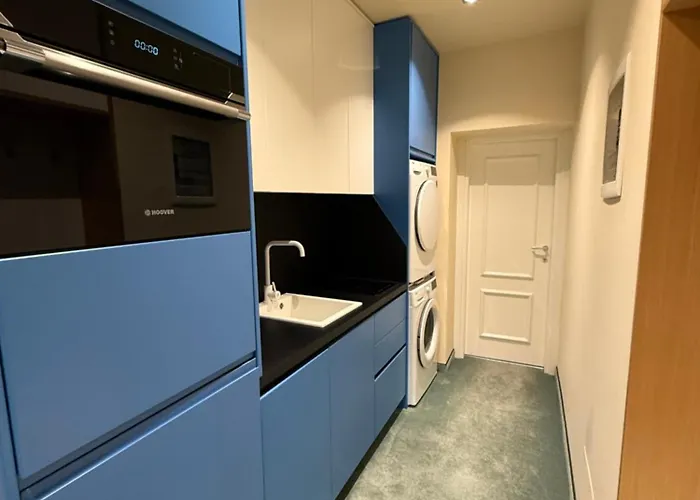 Piazza 地拉那